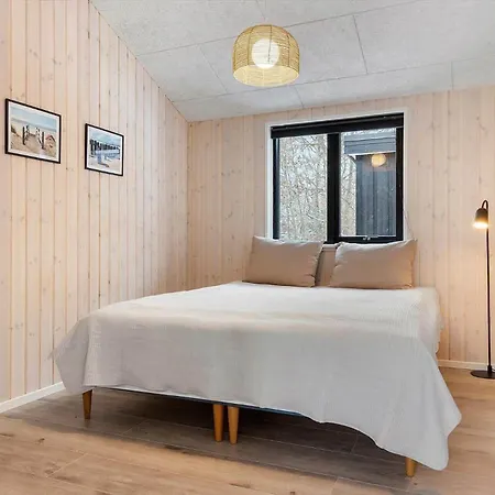 8878-glesborg-saharavej-13-c * Fjellerup